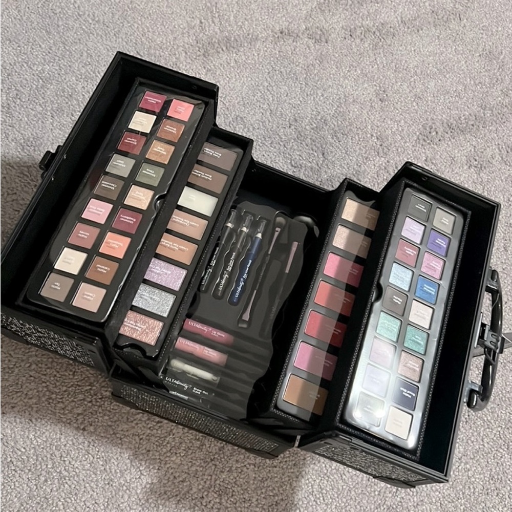ULTA beauty box Artistry Collection Edition